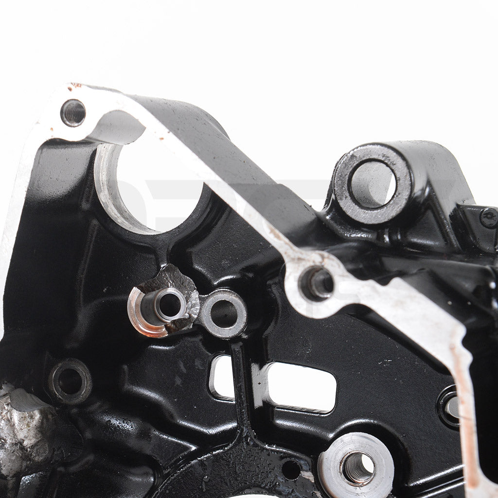 Grom engine case with a broken starter shaft